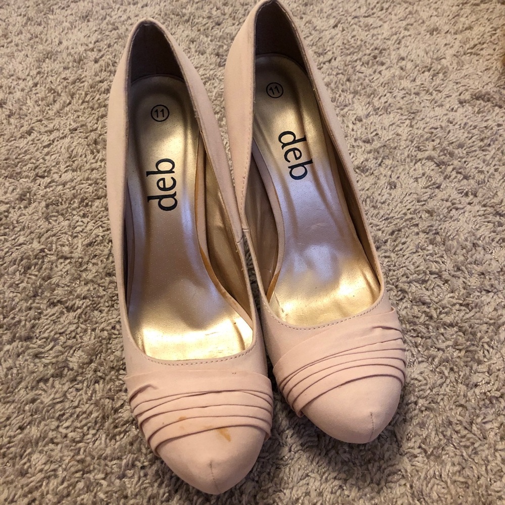 Deb size 11 heels